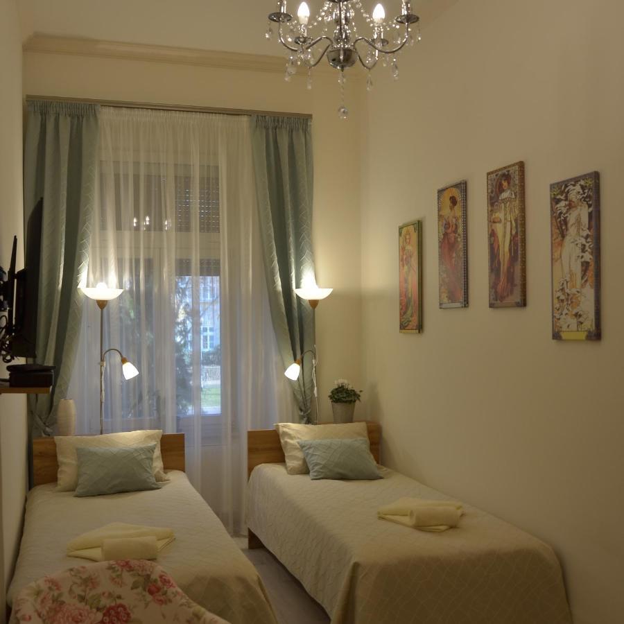Elegant Apartman Eger Exterior photo