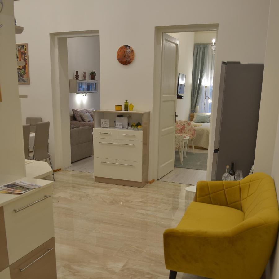 Elegant Apartman Eger Exterior photo